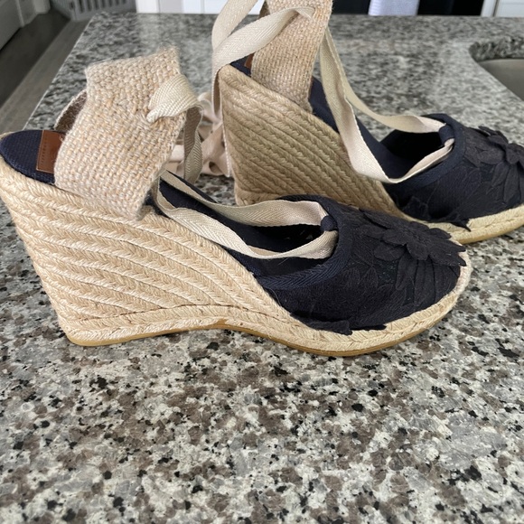 Tory Burch, wedge sandals - Picture 5 of 9